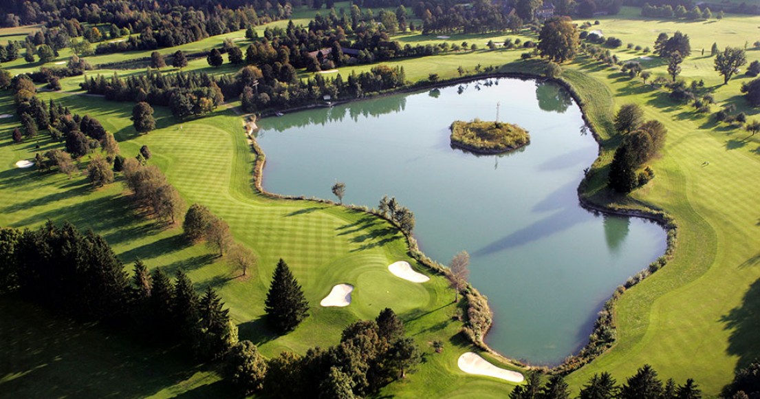 Golfclub Murhof von oben fotografiert
